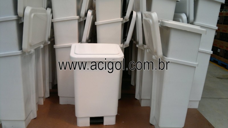 Lixeira com pedal MARFINITE-Foto Acigol Recife 81 34451782