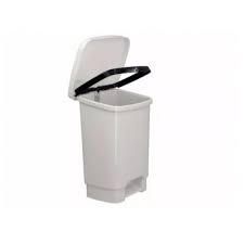 lixeira branca com pedal 15 litros