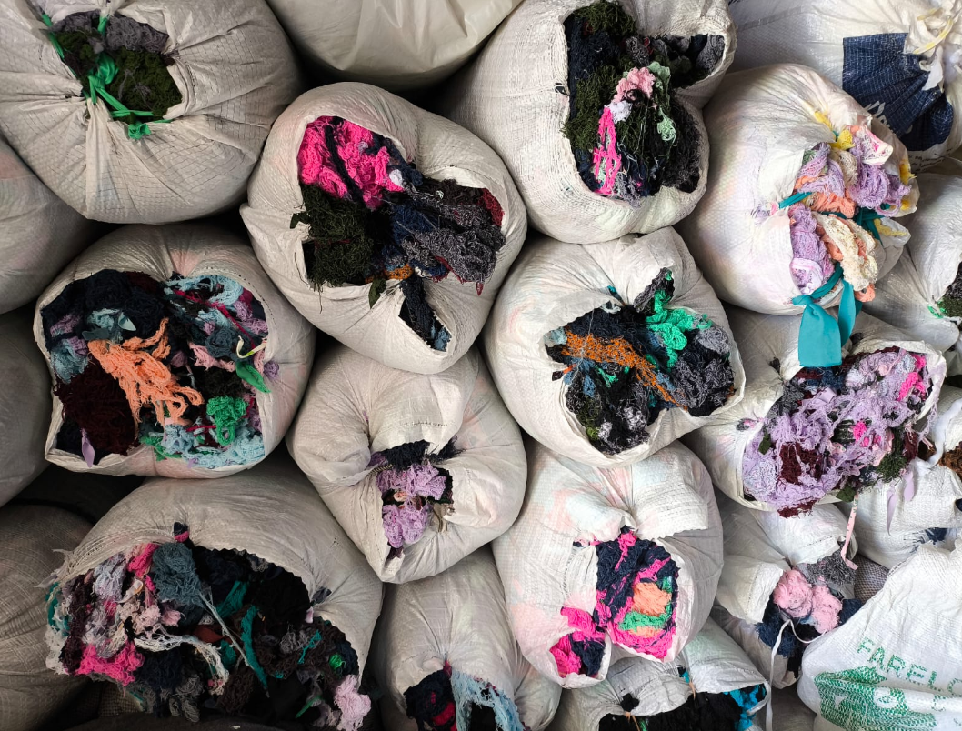 ESTOPA COLORIDA DE MALHA FRIA DE ALGODÃO FARDO COM 10KG